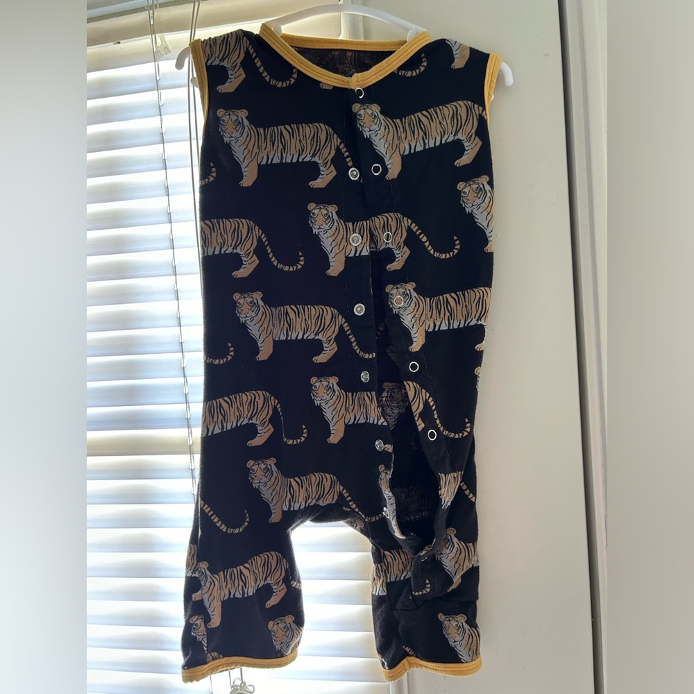 Kyte baby shortie romper 🐅